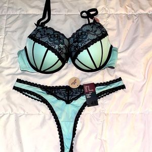 NWT Bra and matching thong set.